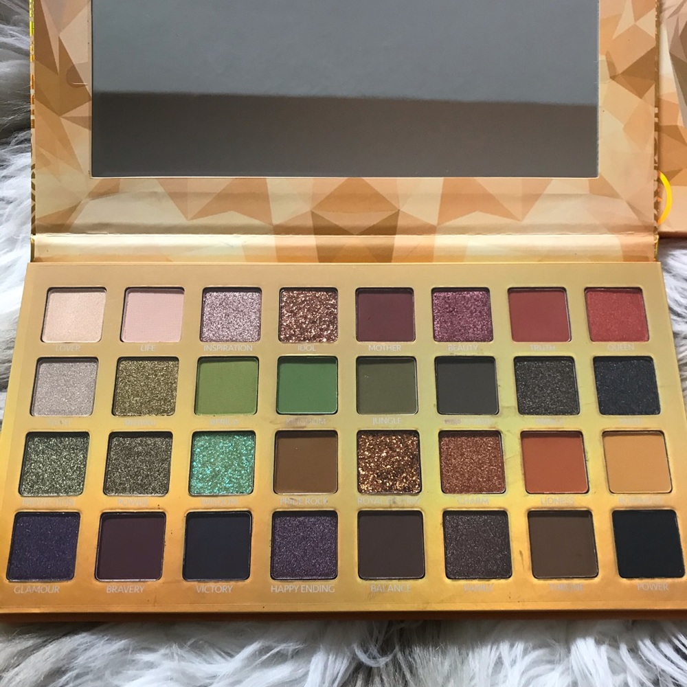 Nala pressed pigments eyeshadow palette